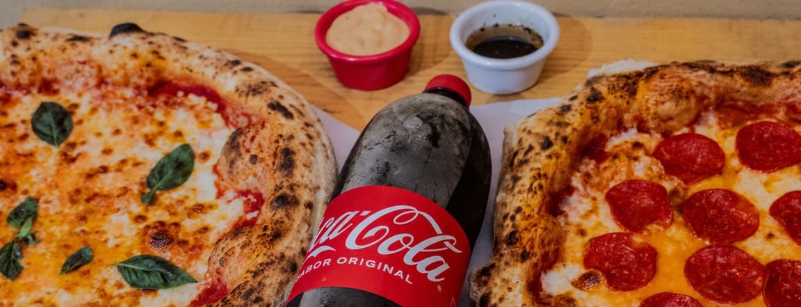 Combo 1 margarita 1 pepperoni + 1 dirink 1.35lts + free delivery