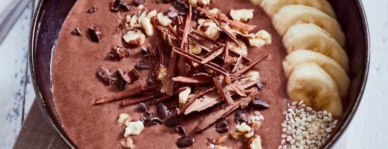 Cacao smoothie bowl
