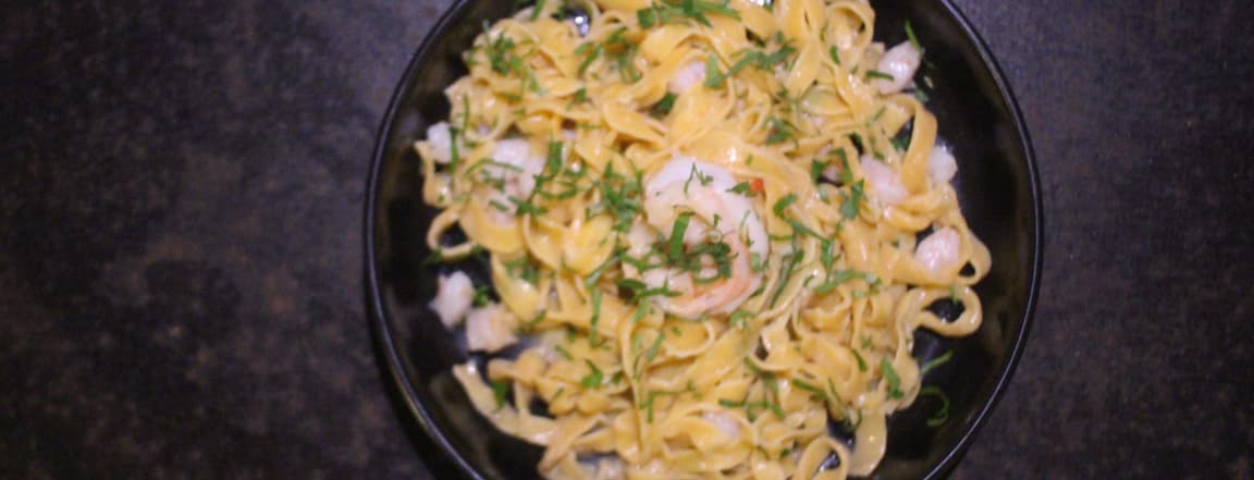 Pasta fettuccine gamberi e aglio