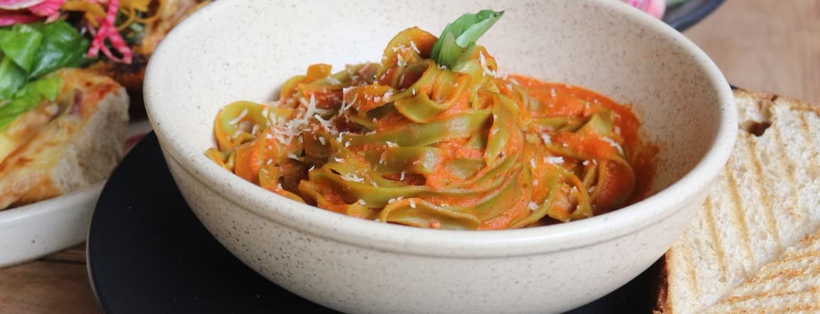 Spinach fettuccini