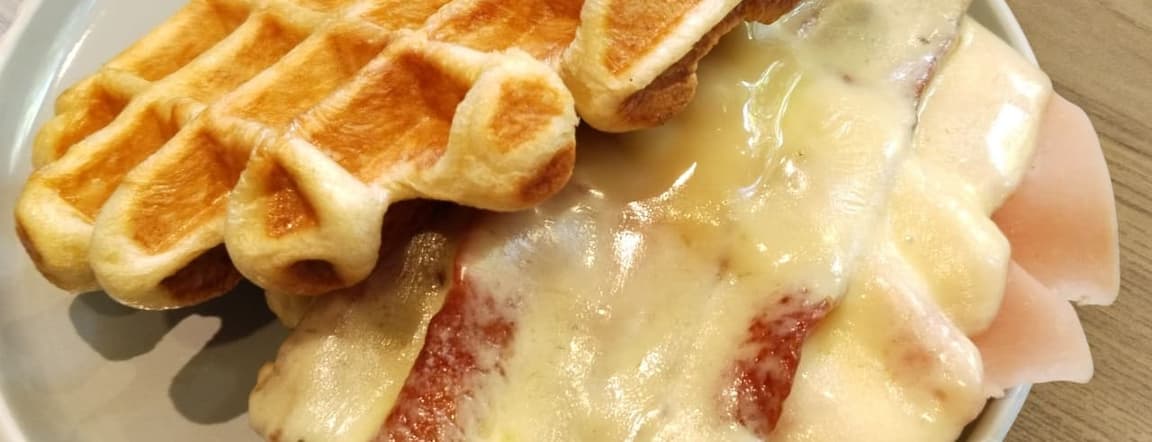 Waffle sandwich