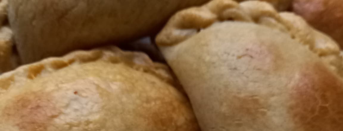 Choose 3 promotional empanadas