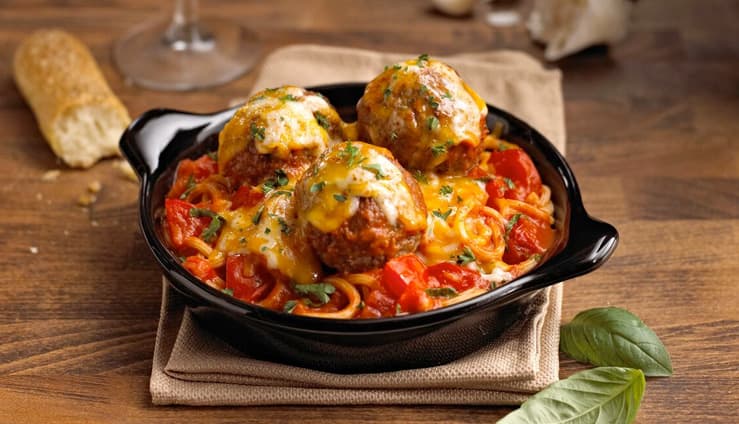 Baked spaghetti rigati & meatballs