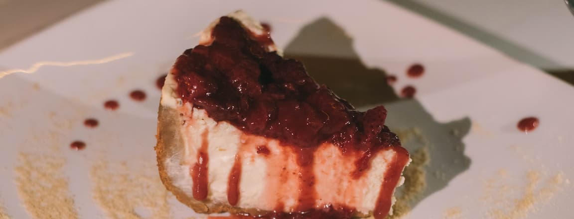 Cheesecake with strawberry sauce