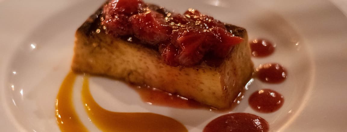 Flan with mascarpone cheese, strawberry sauce
