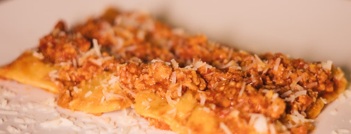Ravioli with bolognesa souce