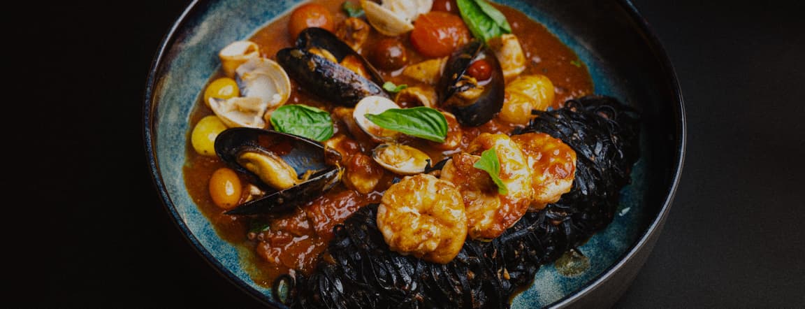 Tagliolini nero allo scoglio