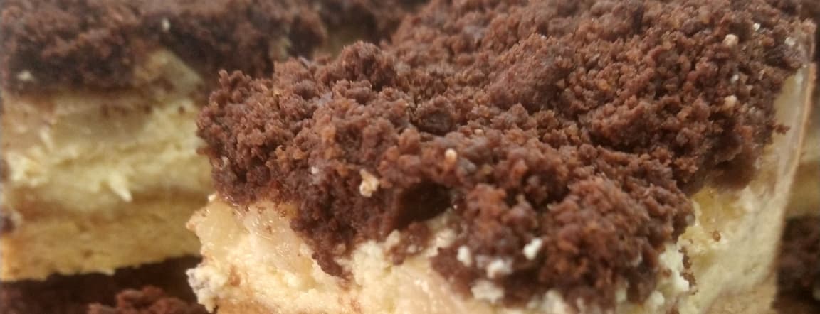 Pear cheesecake chocolate crisp