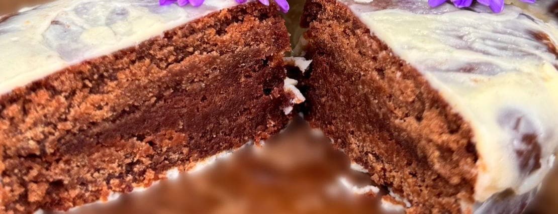 Chocolate alfajor with vegan nutella and white chocolate coating