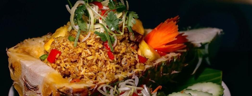 Khaw Pad Sapparod shrimp