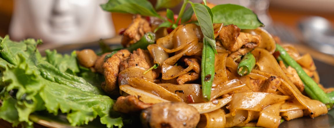 Pad khee mow beef filet (drunken noodles)