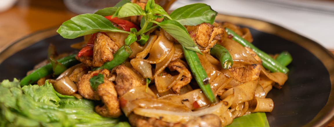 Pad khee mow vegetables
