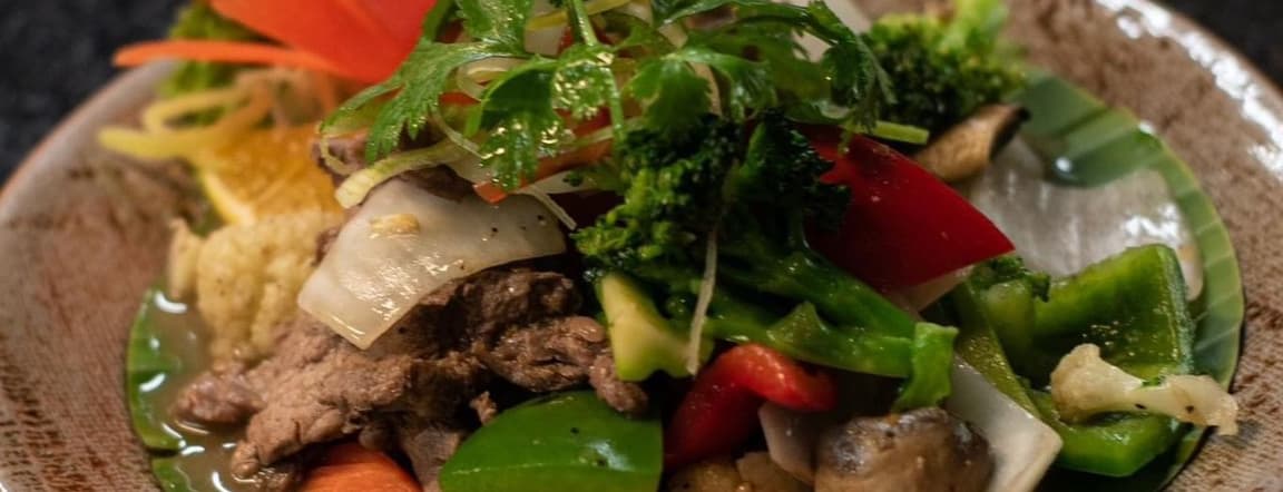 Phad Pak Rum Hoay beef