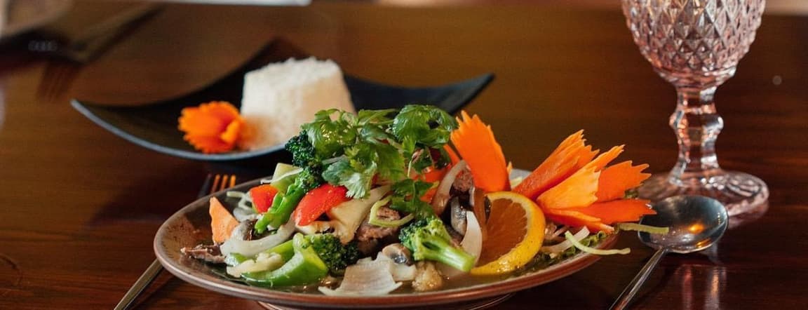 Phad Pak Rum Hoay shrimp