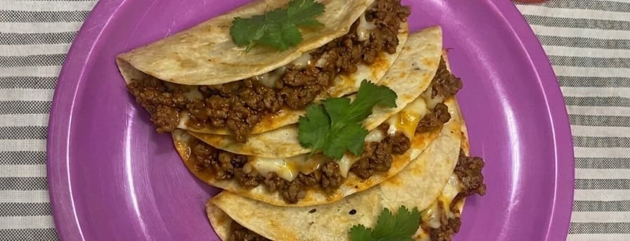 Quesadila de enchilada (cerdo)