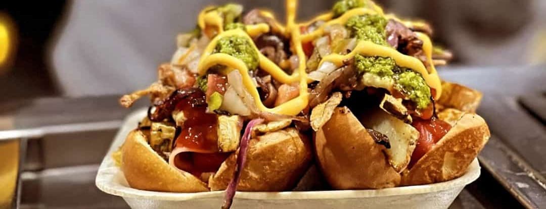 Hot dogs "el carro de pecho "