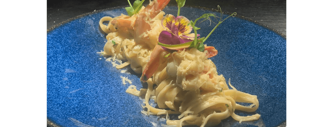 Fettuccini alfredo with shrimp