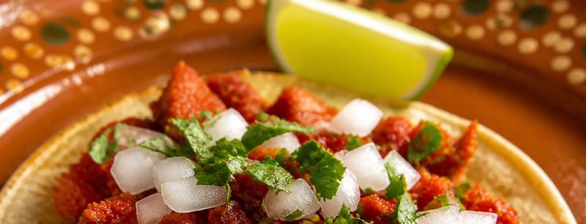 Taco de chicharrón rojo