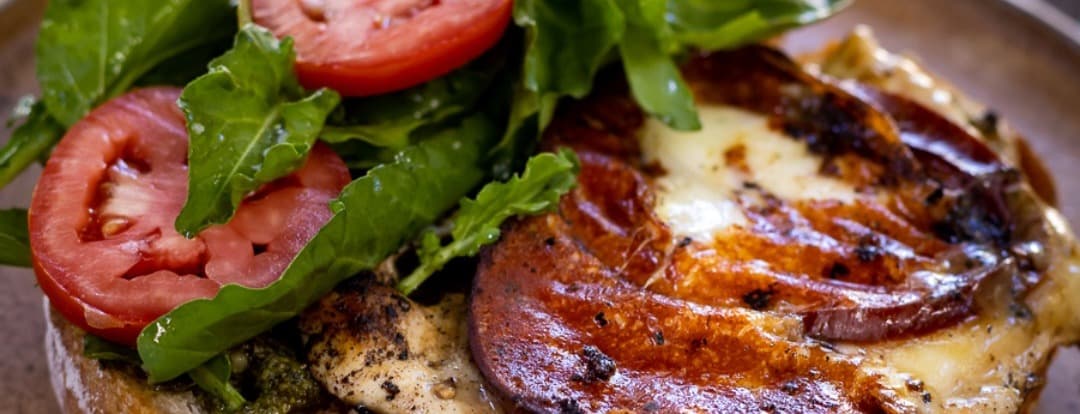 Pesto chicken sandwich