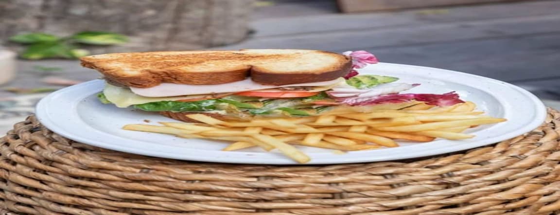 Beef club sandwich