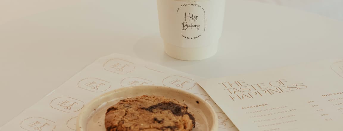 Cookie + latte