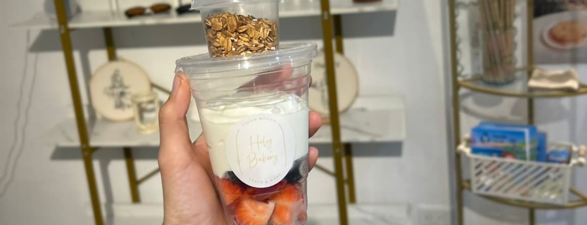 Greek yogurt wtih berries and granola