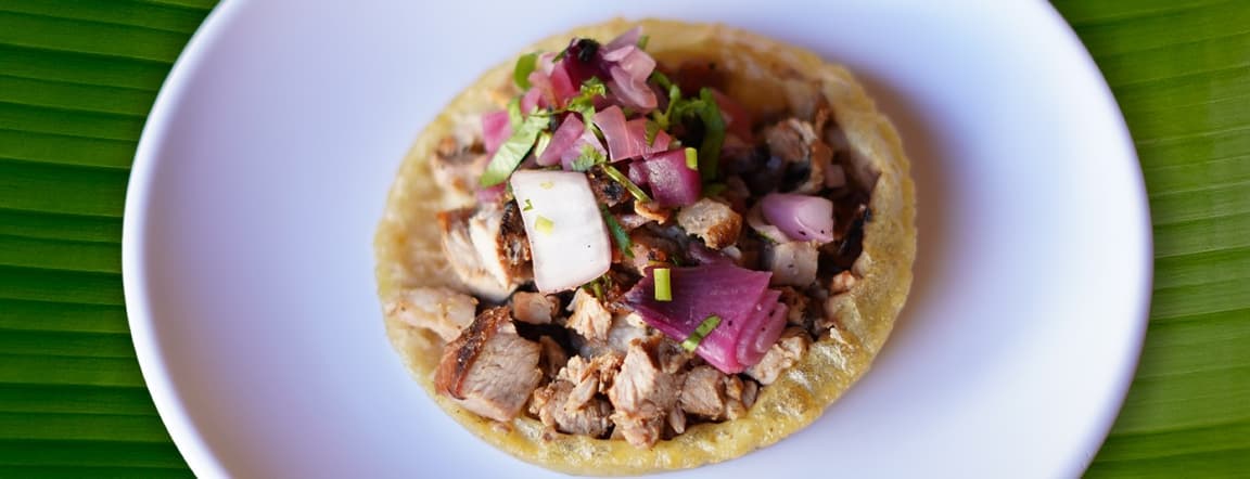 Poc - chuc (cerdo asado al carbón)