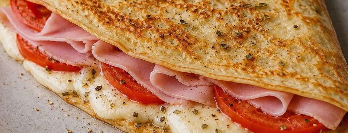 Crepe caprese with ham