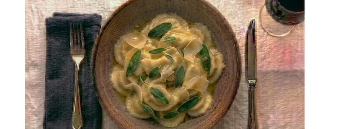 Mushroom ravioli in butter and salvia sauce