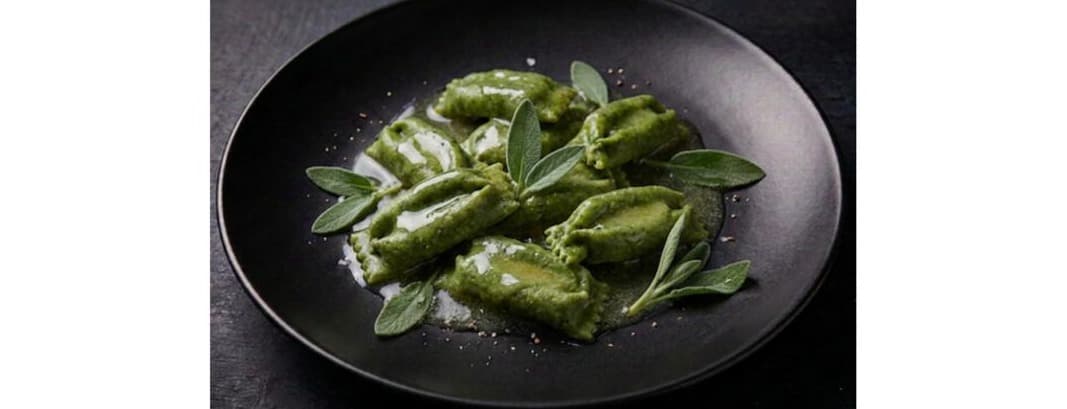 Ravioli double flavored - butter y salvia sauce
