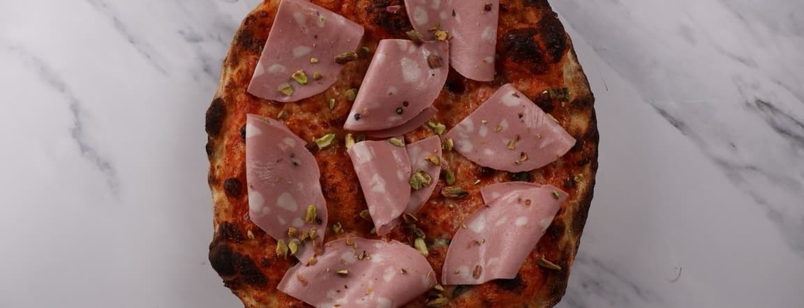 Pizza mortadella