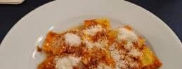 Ravioli bolognesa
