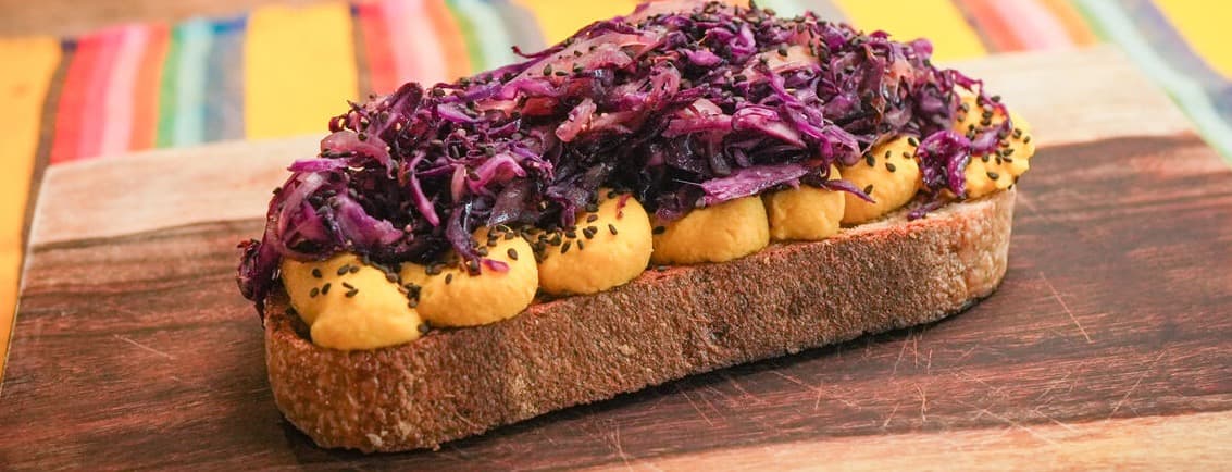 Hummus toast