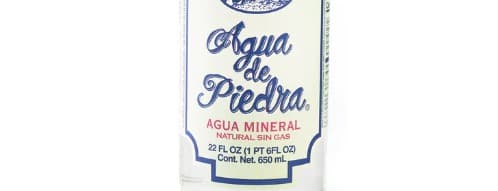 Agua de piedra natural