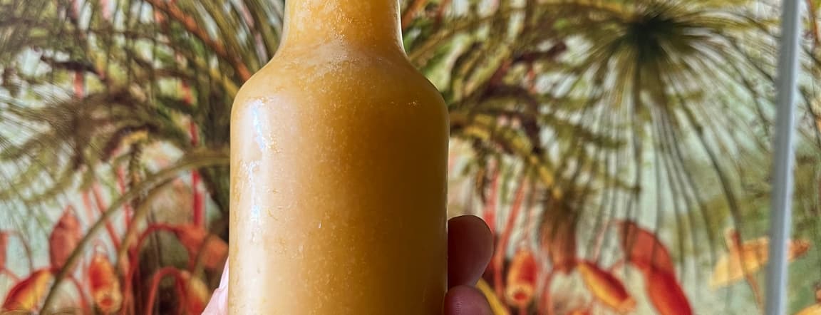 Cold press juice apple
