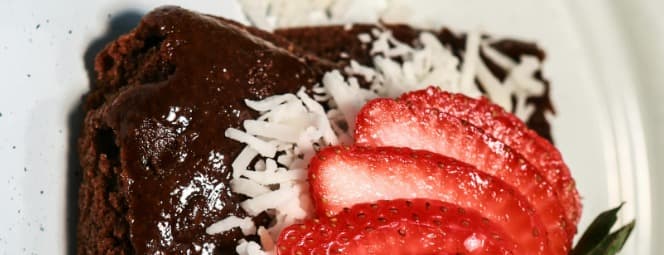 Bocadious brownie with cranberries, strawberry