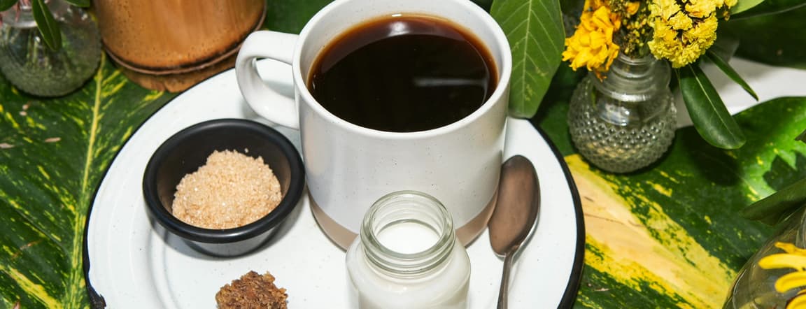 Abundant americano coffee + brownie/bananabread small sample
