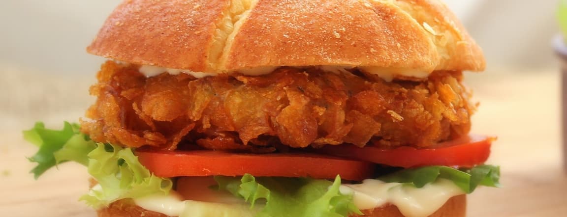 Crispy chicken burger