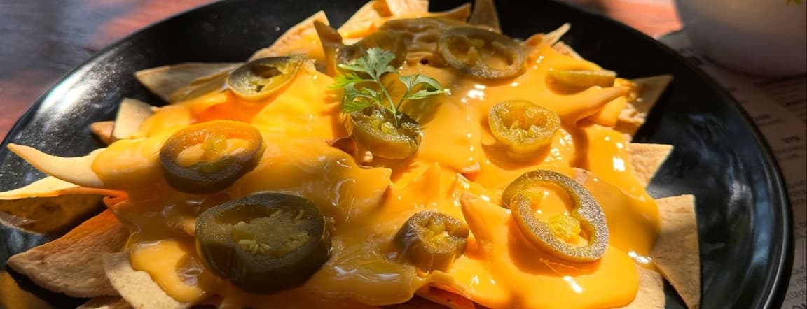 Cheesy nachos