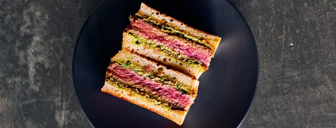 Sando de filete de res