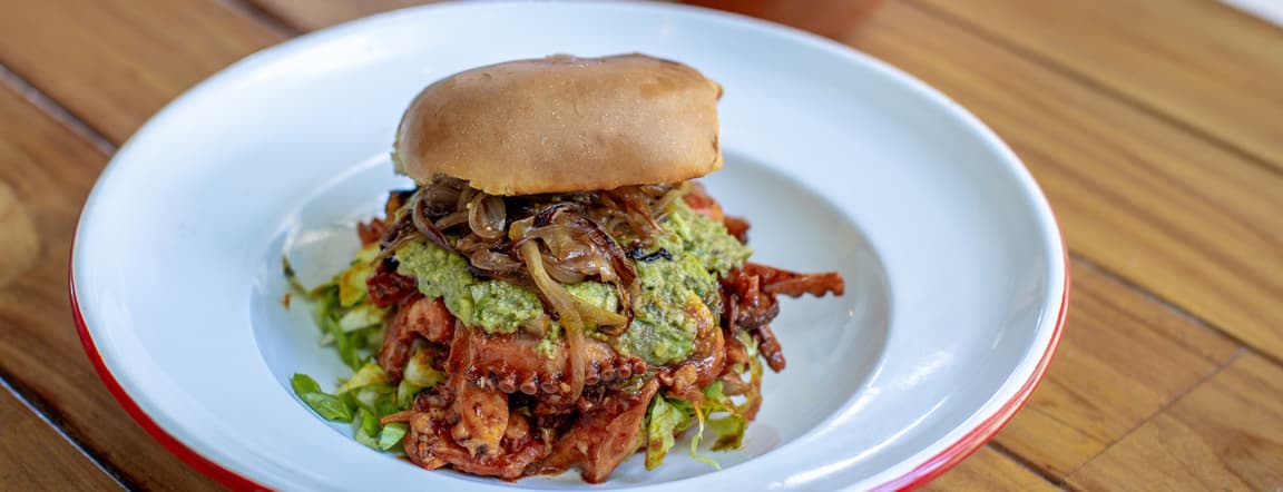 Torta ahogada de pulpo