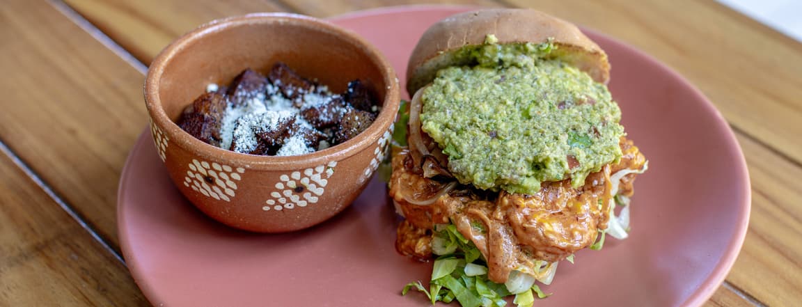 Torta de camarón adobada