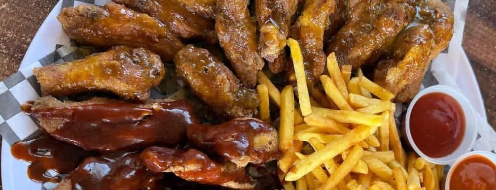 "Double wings for the squad!" 🍗🔥