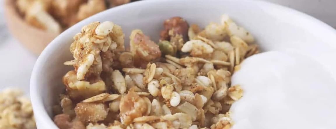 Natural yogurt with mixed granola