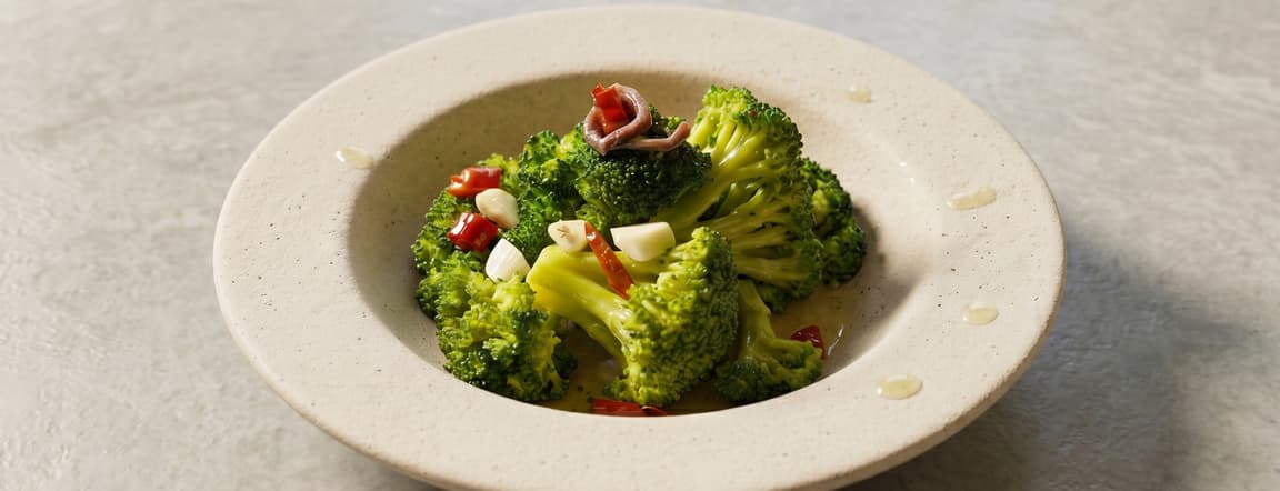 🍃 Bold organic sautéed broccoli - anchovy & chili kick