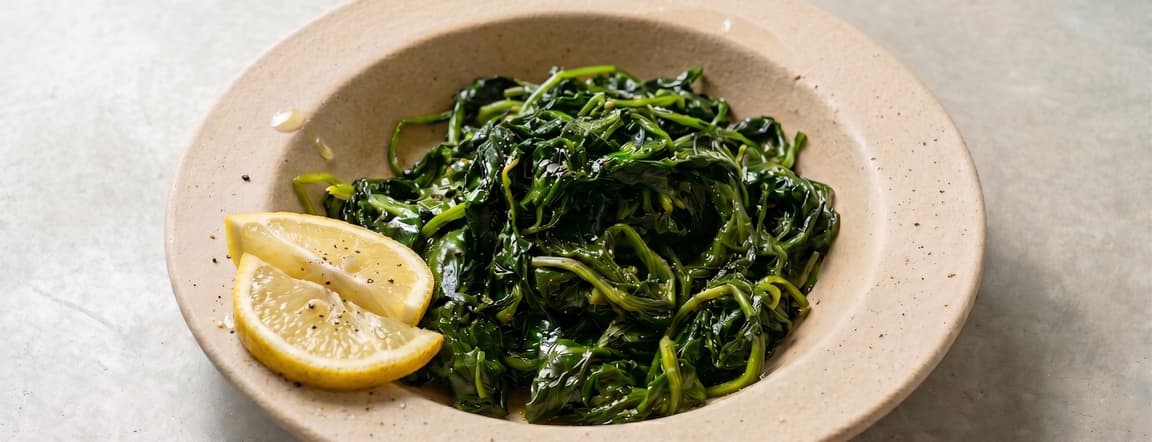 🍃 Steamed farm-fresh organic spinach - zesty bio lemon