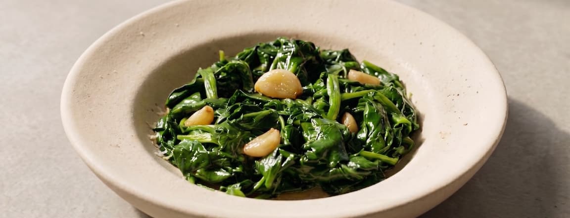 🍃 Steamed garden-fresh organic spinach - butter, garlic & parmigiano