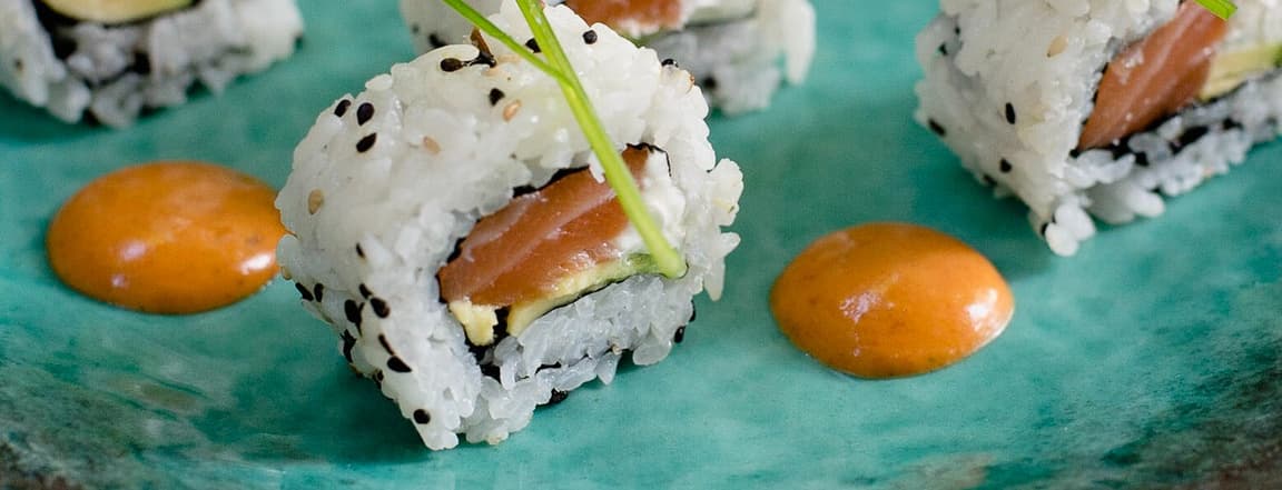 Uramaki new york salmon roll