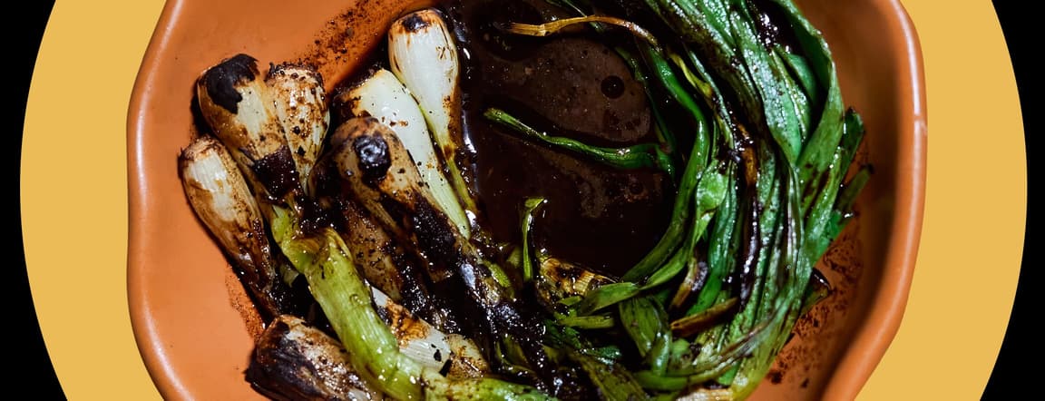 Grilled spring onions