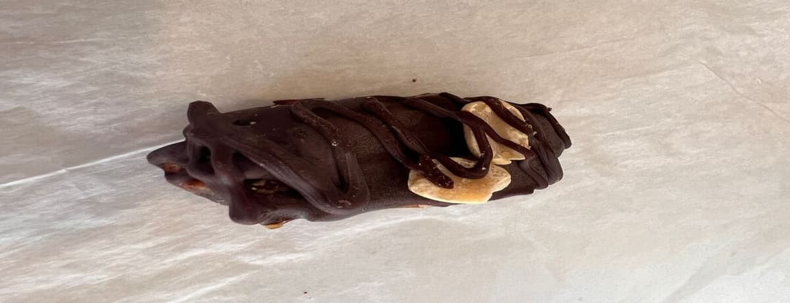 Organic date filled w/peanut butter